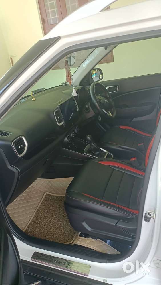 Hyundai Venue 2021 Petrol Well Maintained