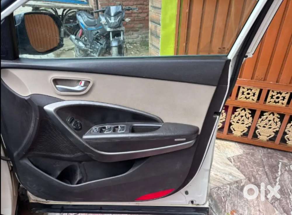 Hyundai Santa Fe 2015 Diesel 97000 Km Driven