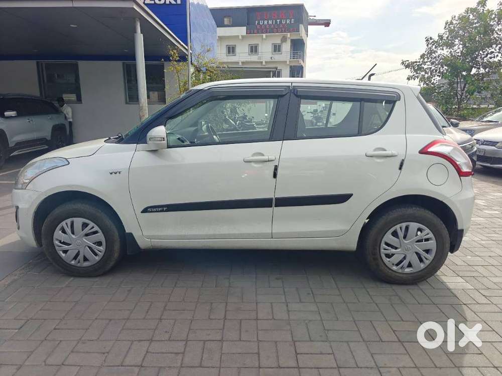 Maruti Suzuki Swift Lxi, 2015, Petrol