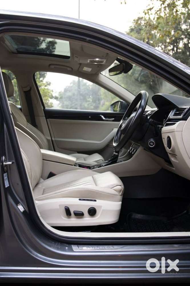 Skoda Superb Laurin And Klement 1.8, 2023, Petrol