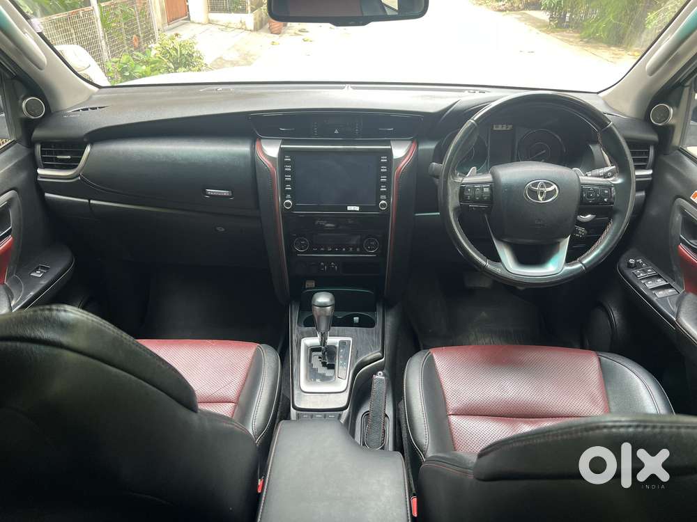 Toyota Fortuner Legender