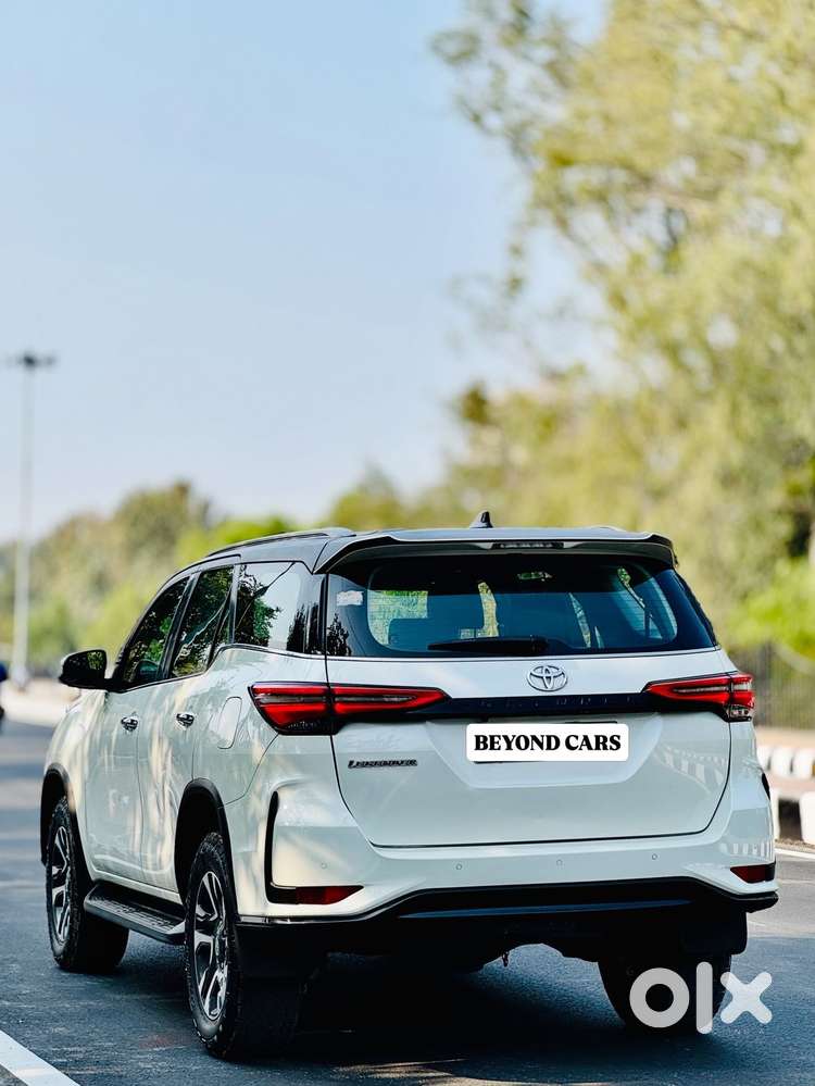 Toyota Fortuner Legender