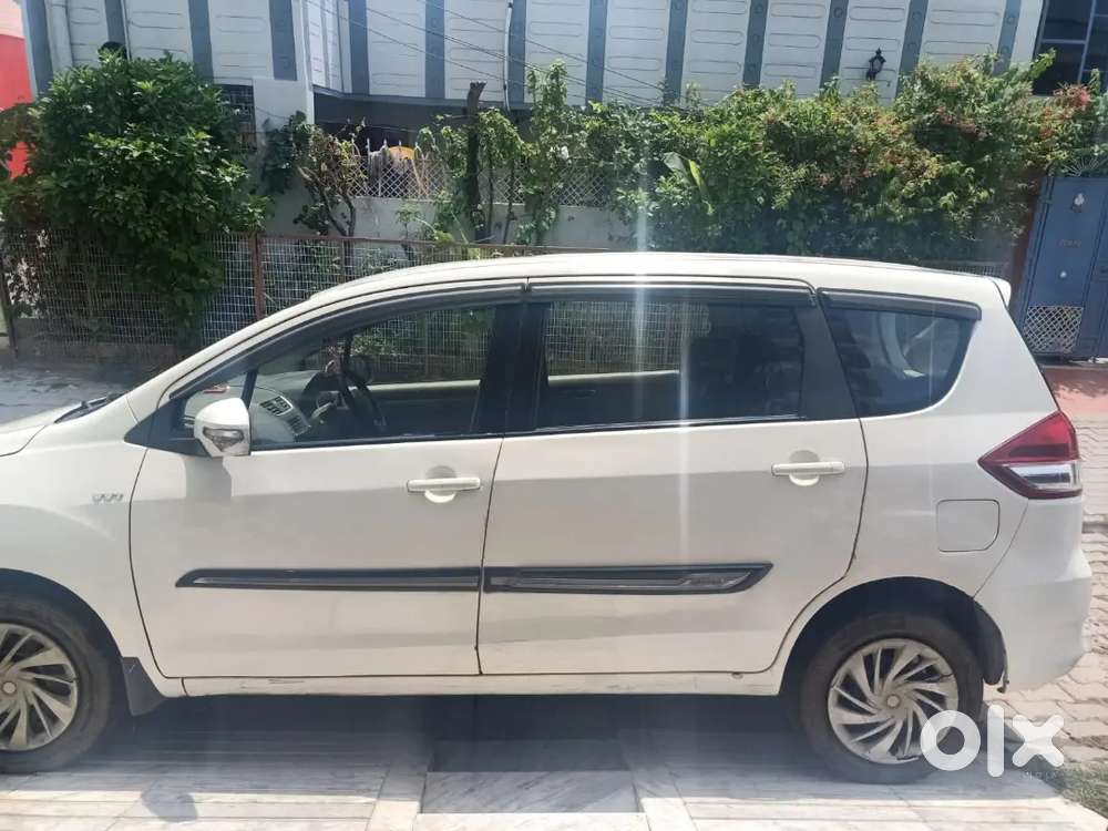 Maruti Suzuki Ertiga 2016 White Car Hr26 Gurgaon Registered