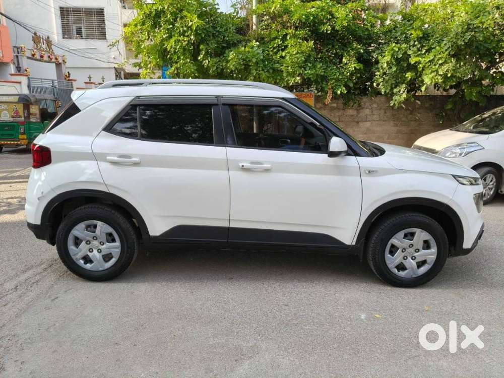 Hyundai Venue 1.2 S (o), 2020, Petrol