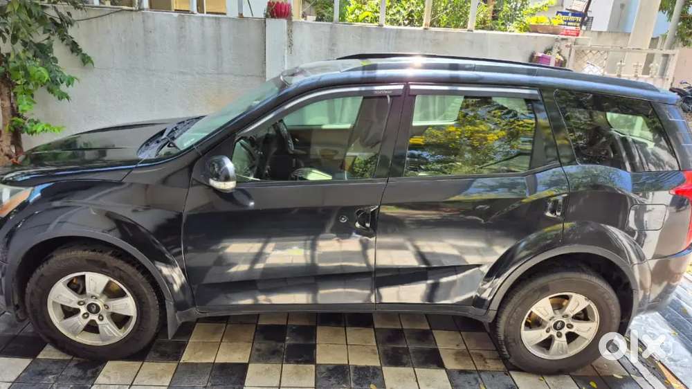 Black Xuv 500
