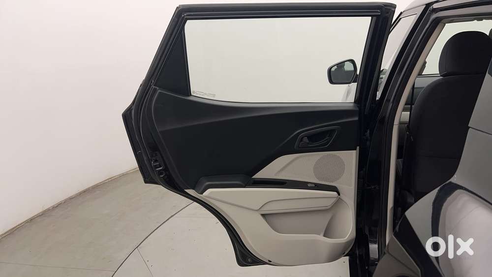 Mahindra Xuv300 W6, 2022, Petrol