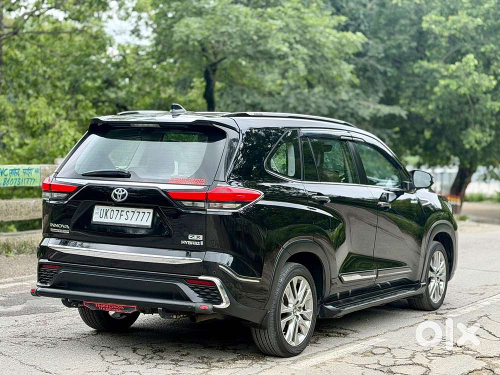 Toyota Innova Hycross 2.0 Zx Hybrid 7 Str, 2024, Petrol