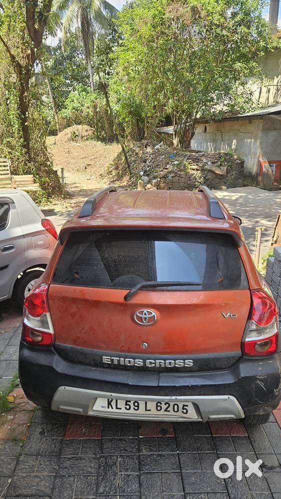 Toyota Etios Cross 2015