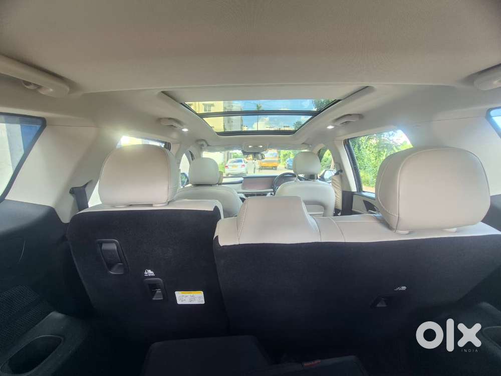 Mahindra Xuv700 2.0 Ax 7 Petrol Mt Str, 2024, Petrol