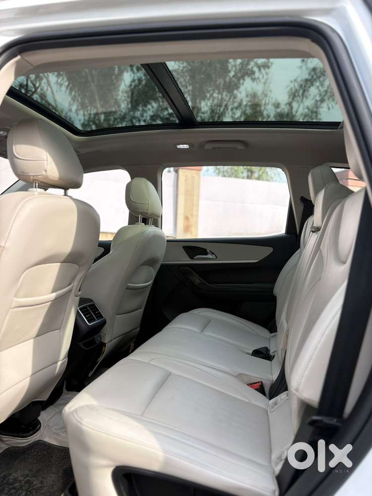 Mahindra Xuv700 2.2 Ax 7 Diesel At Luxury Pack Str, 2022, Diesel