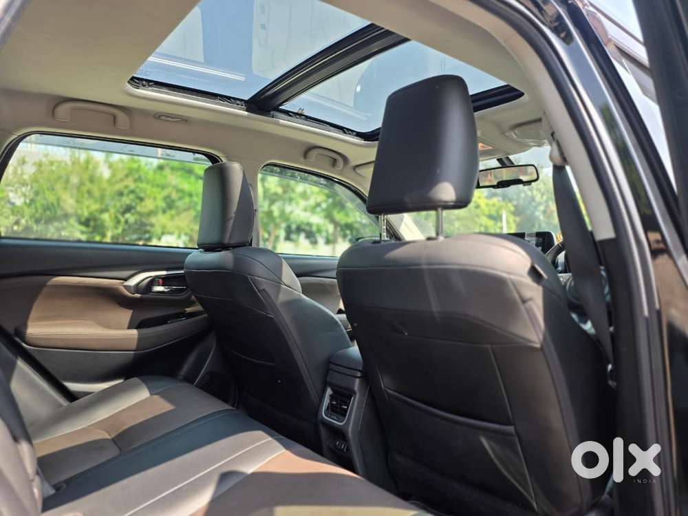 Toyota Urban Cruiser Hyryder 1.5 V Hybrid, 2025, Petrol