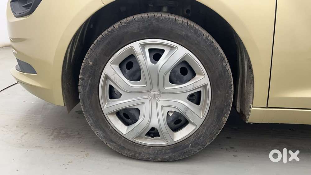 Tata Altroz 1.2 Xm Plus, 2021, Petrol