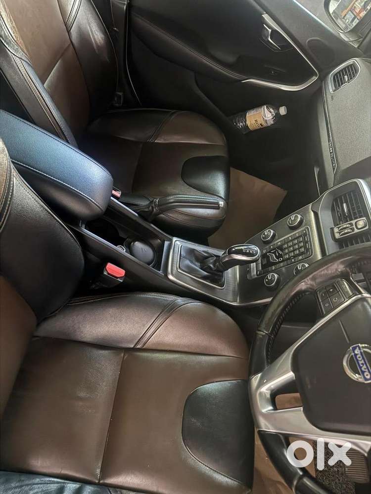 Volvo V40 2015 Diesel 180000 Km Driven