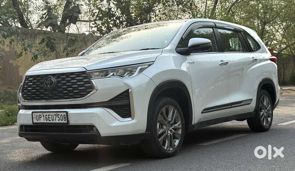 Toyota Innova Hycross 2.0 Zx (o) Hybrid 7 Str, 2025, Petrol