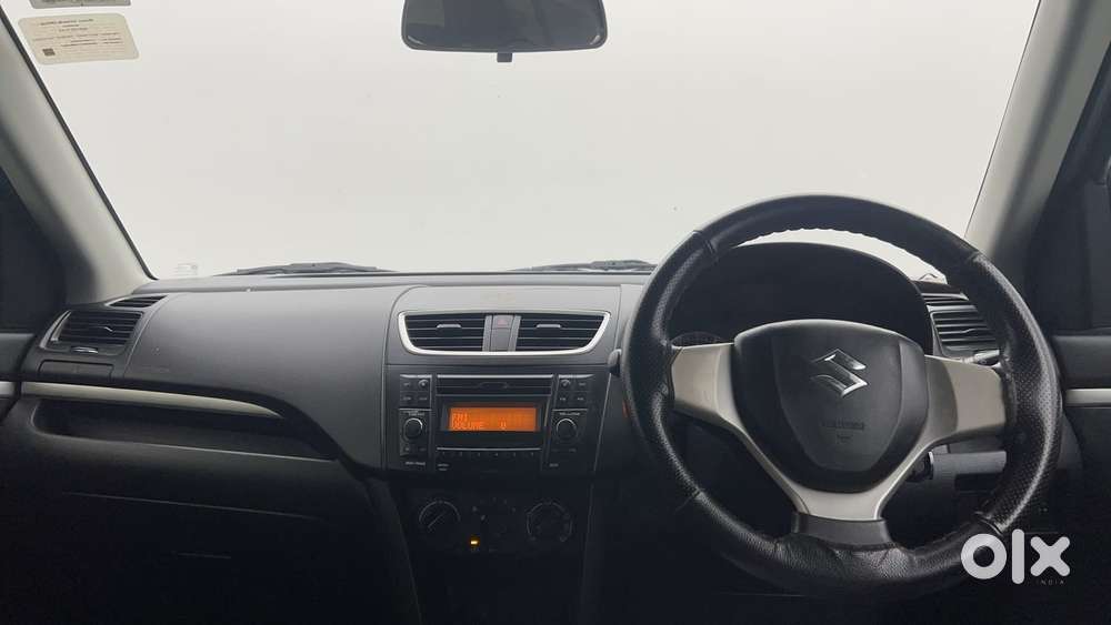 Maruti Suzuki Swift Vxi Optional, 2016, Petrol
