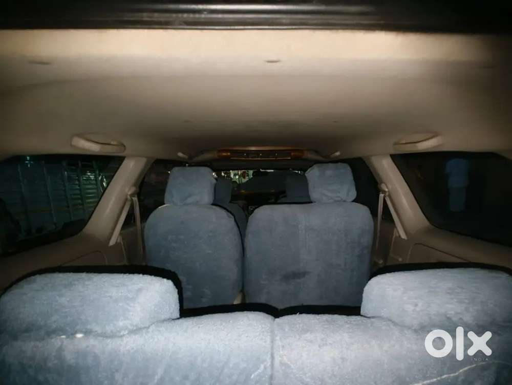 Toyota Innova Hycross 2012 Diesel 200000 Km Driven