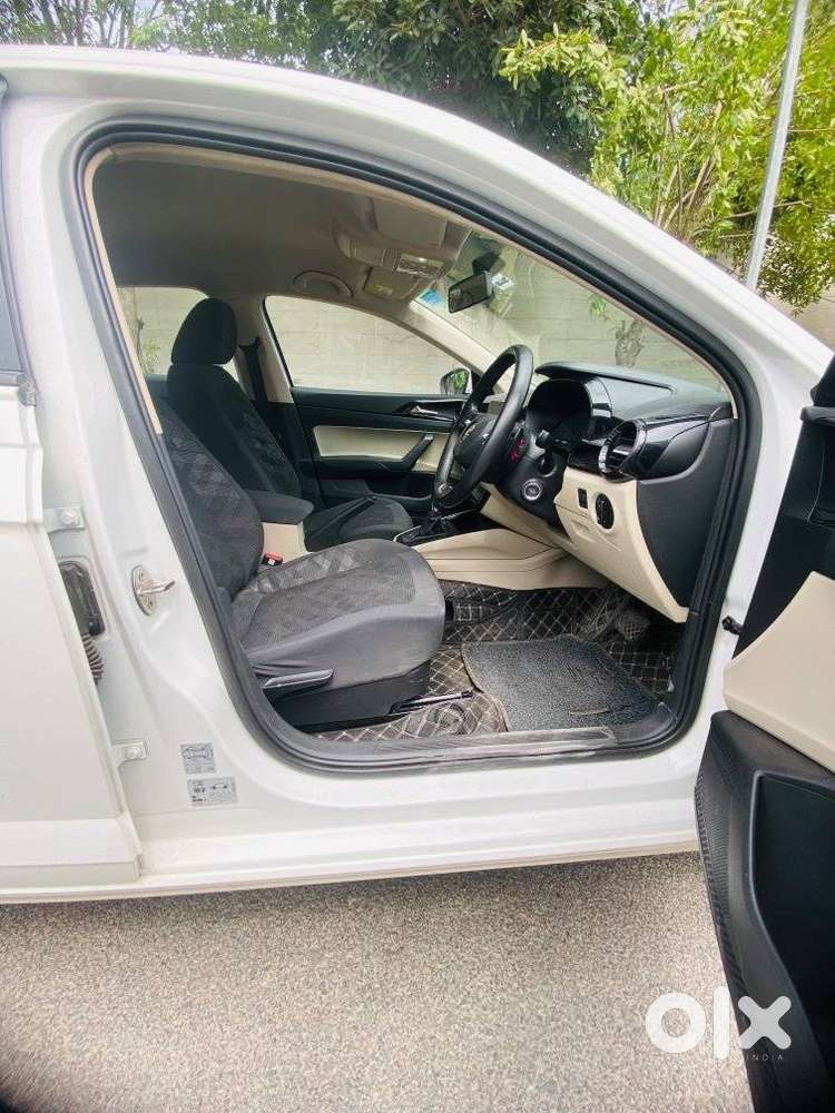 Skoda Slavia Ambition 1.0l Tsi At, 2023, Petrol