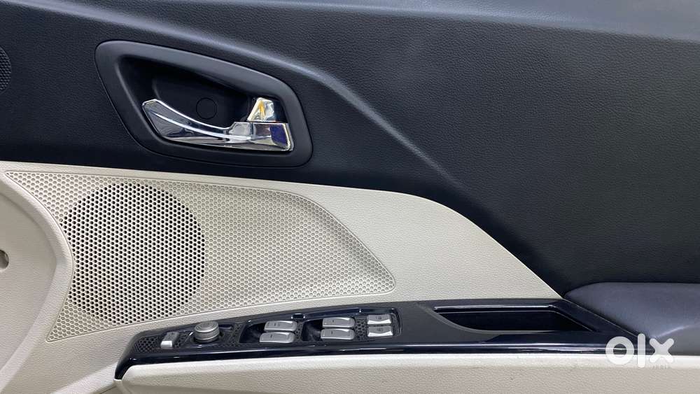 Mahindra Xuv300 W8 Option, 2020, Petrol