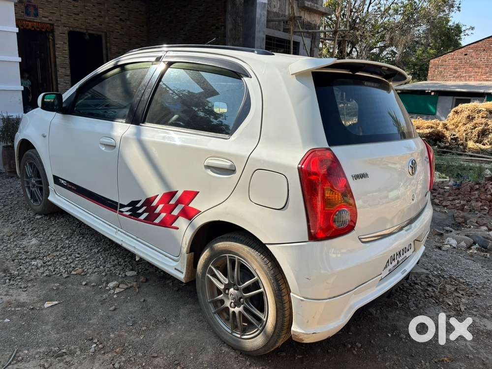 Toyota Etios Liva 2012 Petrol Well Maintained