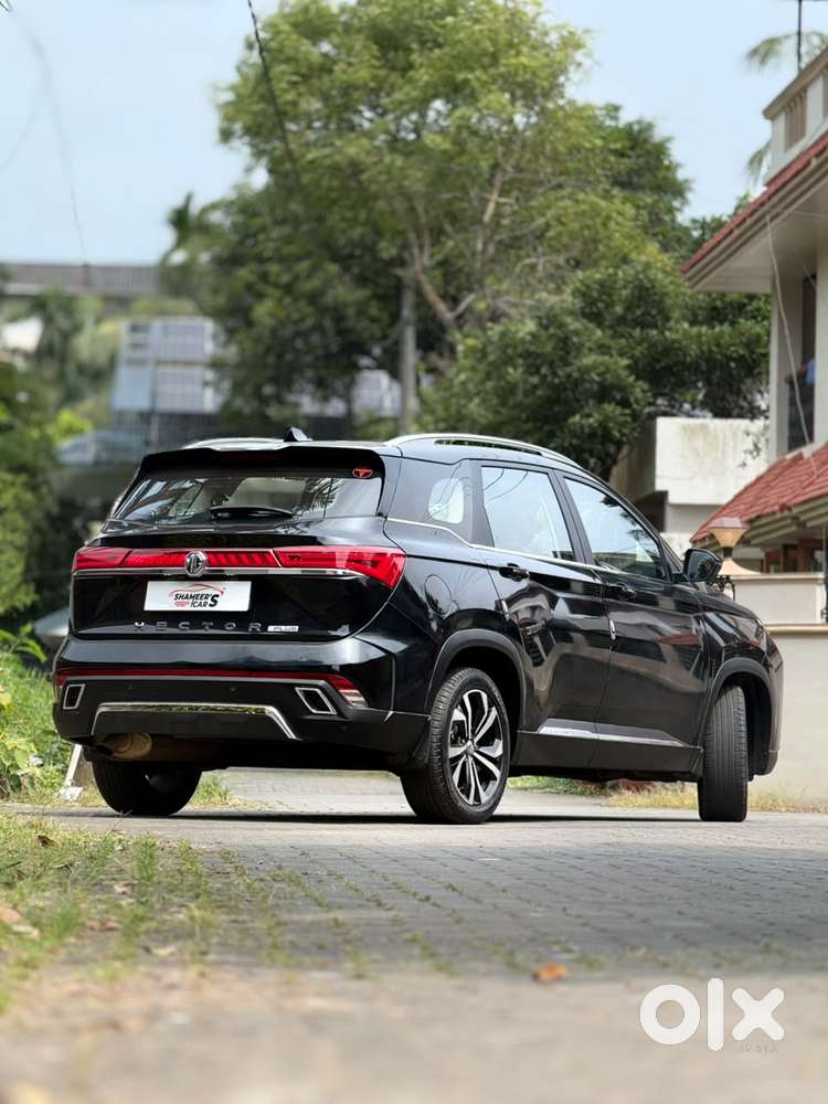 Mg Hector Plus Sharp Pro 1.5 Turbo Petrol Cvt 6 Str, 2023, Petrol