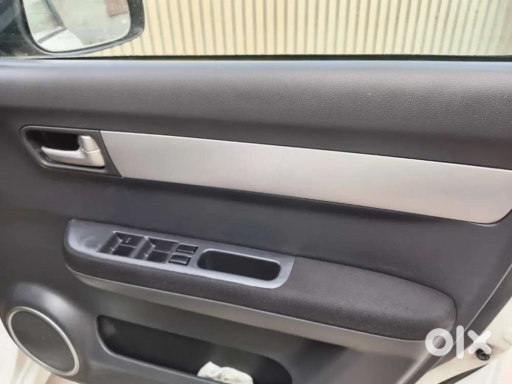 Maruti Suzuki Swift Zxi 2010 Model