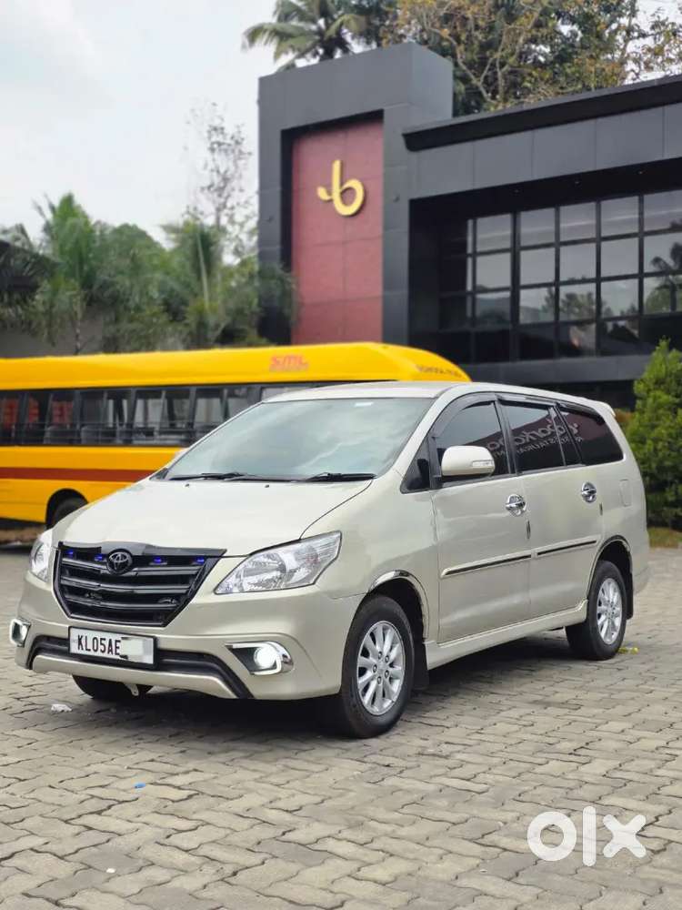 Toyota Innova 2012 2.5 V