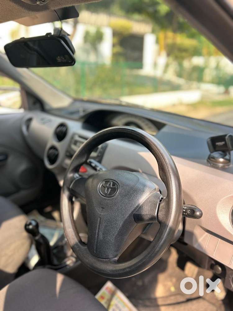 Toyota Etios, 2011, Petrol