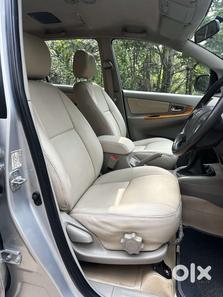 Toyota Innova 2.5 Vx (diesel) 7 Seater Bs Iv, 2014, Diesel