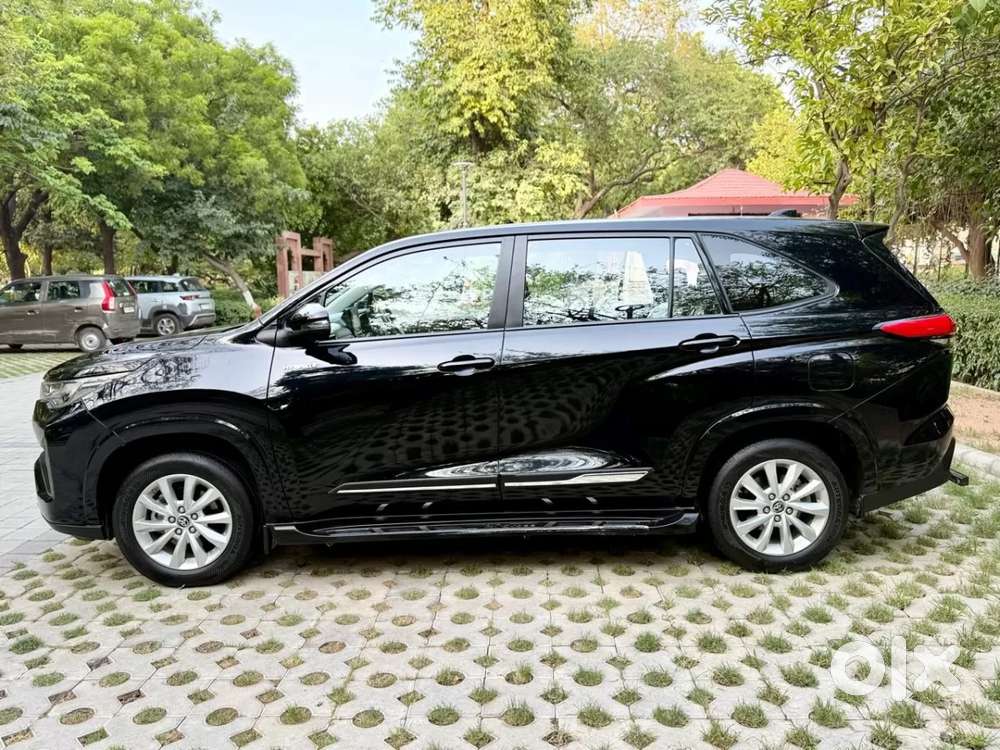 Toyota Innova Hycross 2.0 Vx Hybrid 8 Str, 2025, Petrol