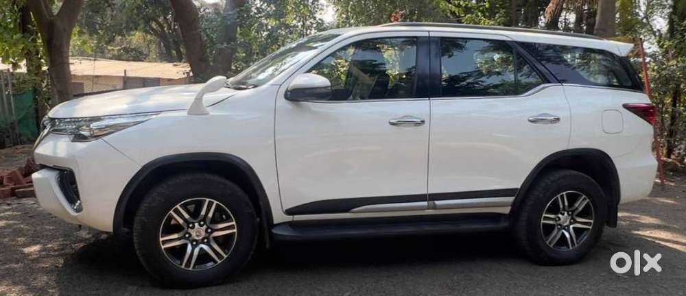 Fully Loaded Toyota Fortuner [dec. 2019] [2.8 Automatic]