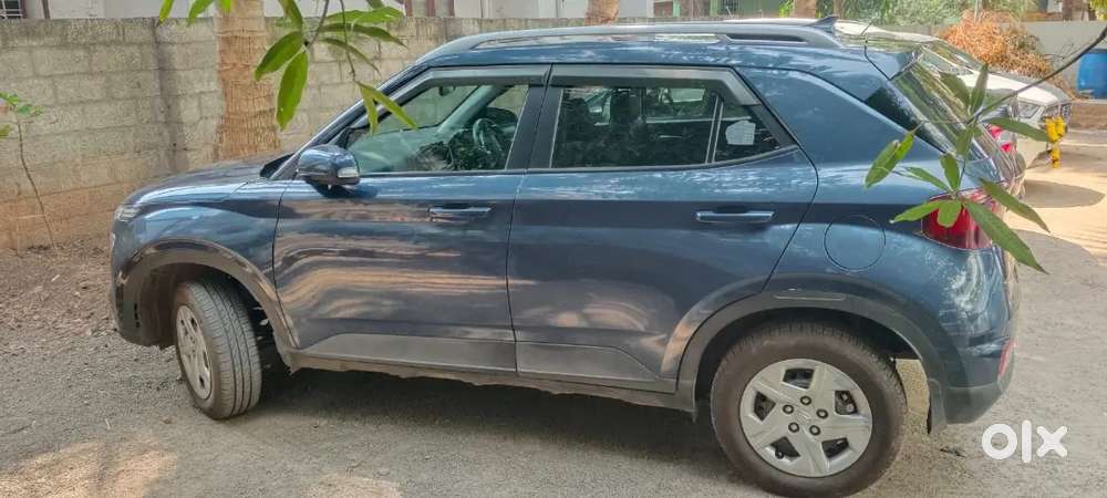 Hyundai Venue 2022 S Plus Petrol Manual