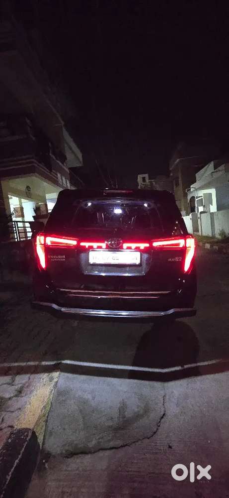 Toyota Innova Crysta 2016 Diesel Well Maintained