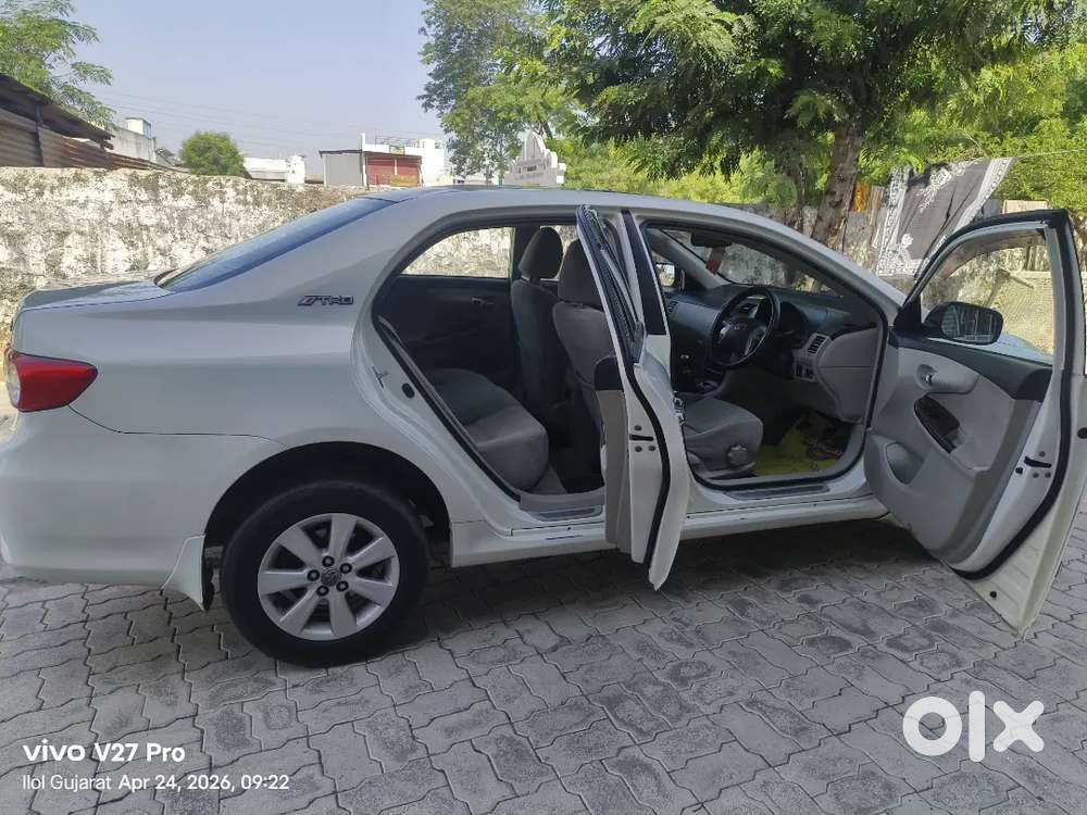 Toyota Corolla Altis 2011 Petrol 106000 Km Driven Second Owner