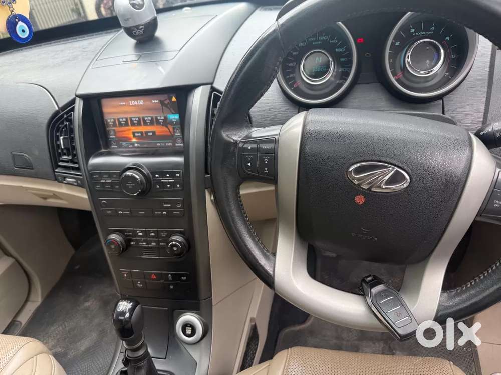 Mahindra Xuv500 At W10 Fwd, 2015, Diesel