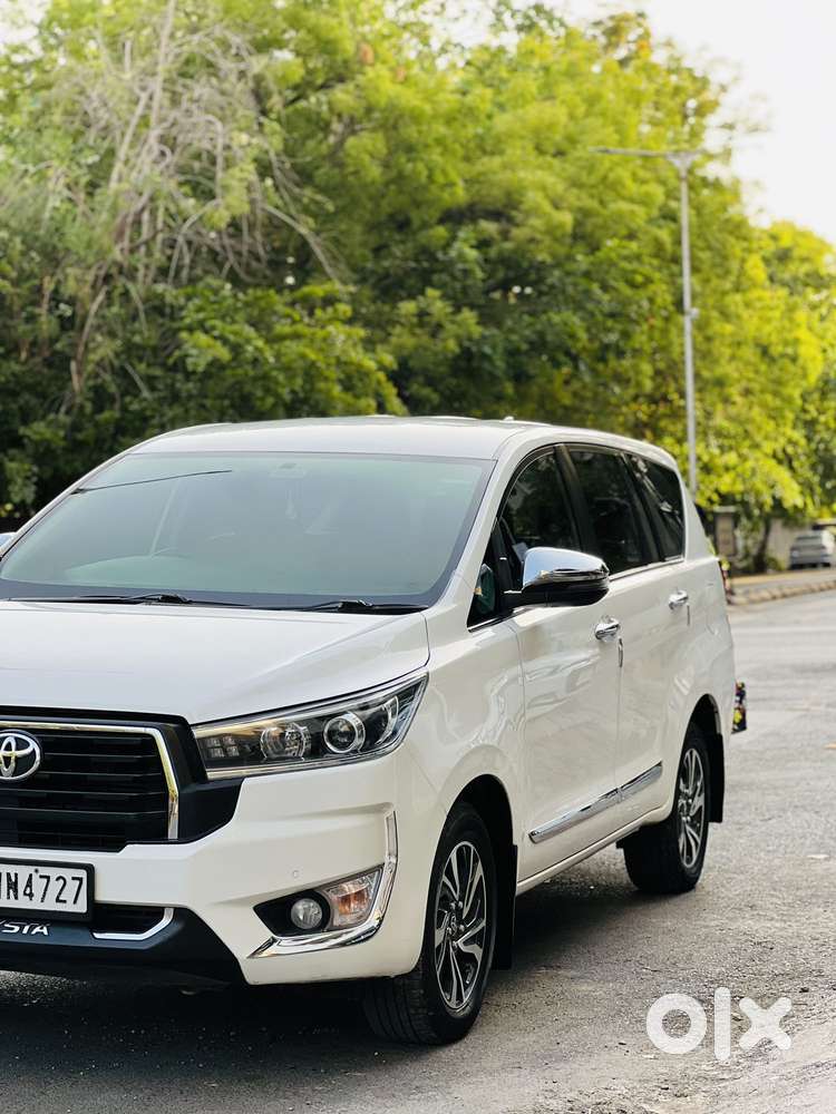 Toyota Innova Crysta 2.4 V 8 Str, 2023, Diesel