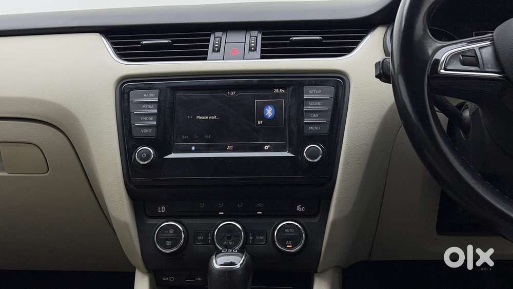 Skoda Octavia Ambition Plus 1.8 Tsi At, 2017, Petrol