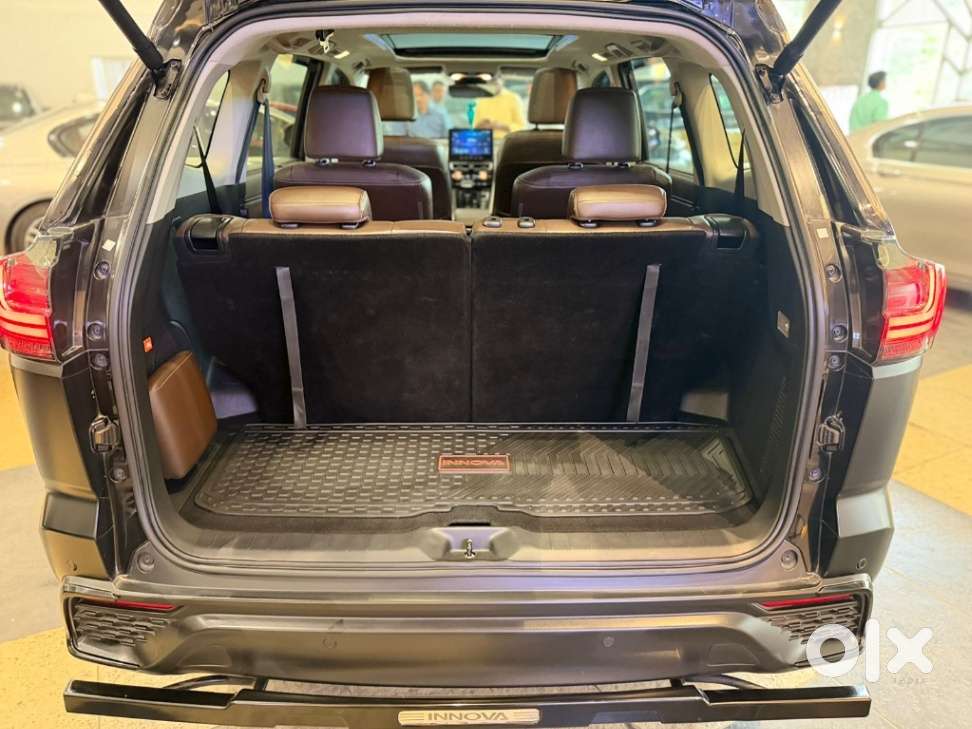 Toyota Innova Hycross 2.0 Zx Hybrid 7 Str, 2023, Petrol