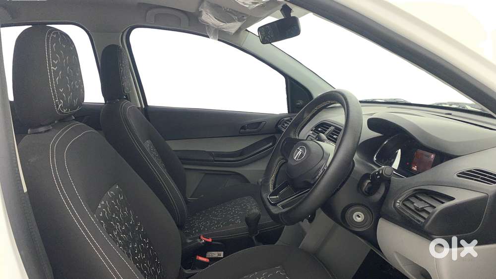 Tata Tiago Xe, 2023, Petrol