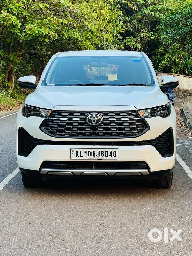 Toyota Innova Hycross 2.0 Gx 8 Str, 2023, Petrol