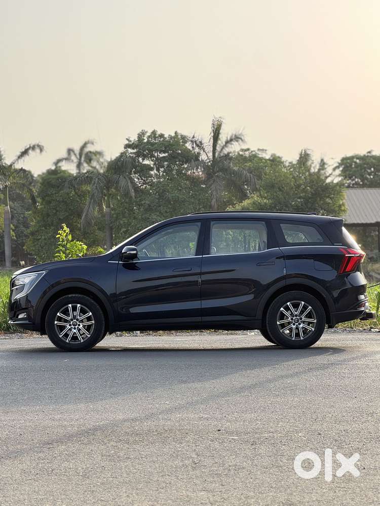 Mahindra Xuv700 2.0 Ax 7 Petrol Mt Str, 2021, Petrol