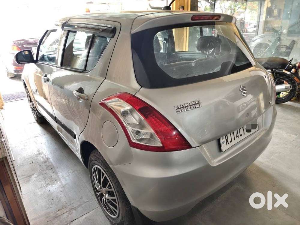 Maruti Suzuki Swift Lxi Optional-o, 2015, Petrol