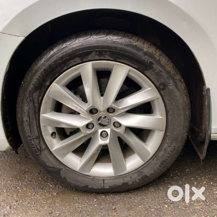 Skoda Superb L&k 1.8 Tsi At, 2020, Petrol