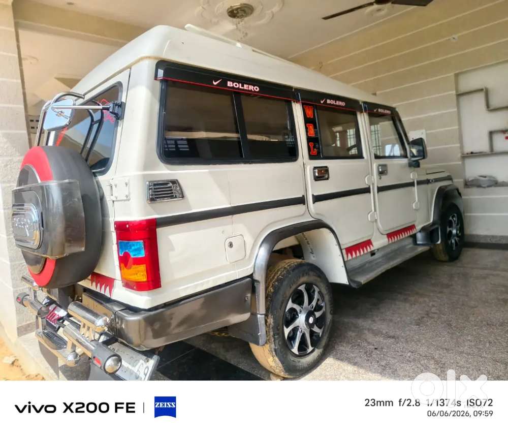 Bolero 9 Seater Plus