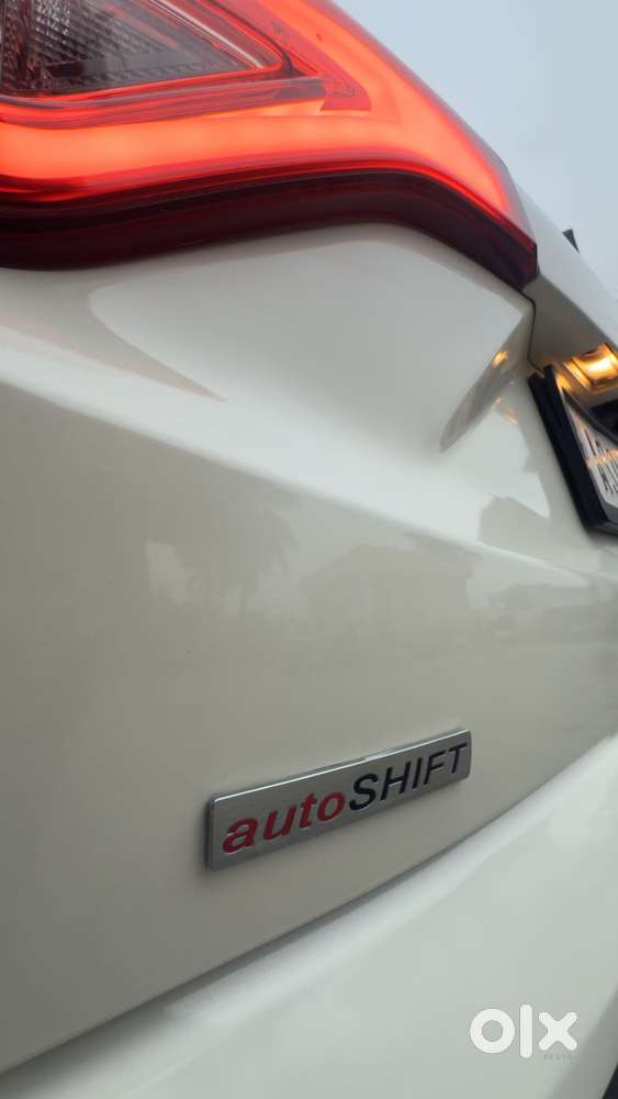 Mahindra Xuv300 1.2 W6 Amt Petrol, 2023, Petrol