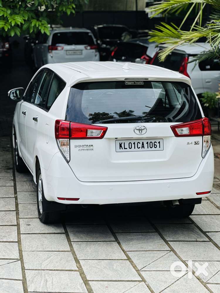Toyota Innova Crysta 2.4 V 7 Str, 2017, Diesel
