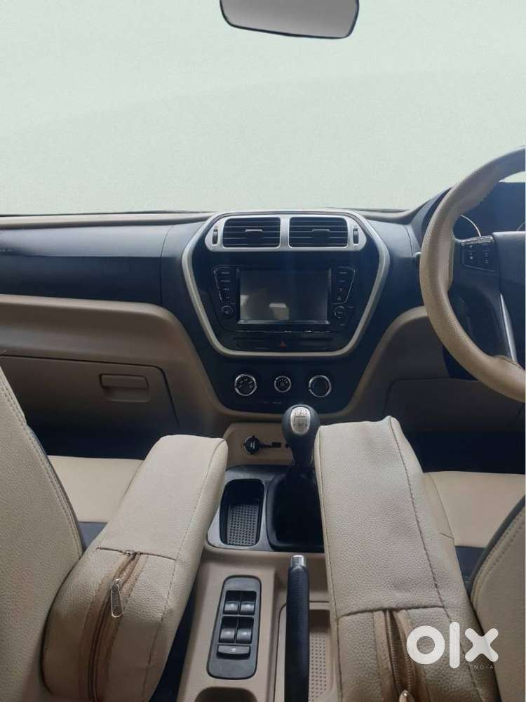 Mahindra Tuv 300 T10, 2018, Diesel