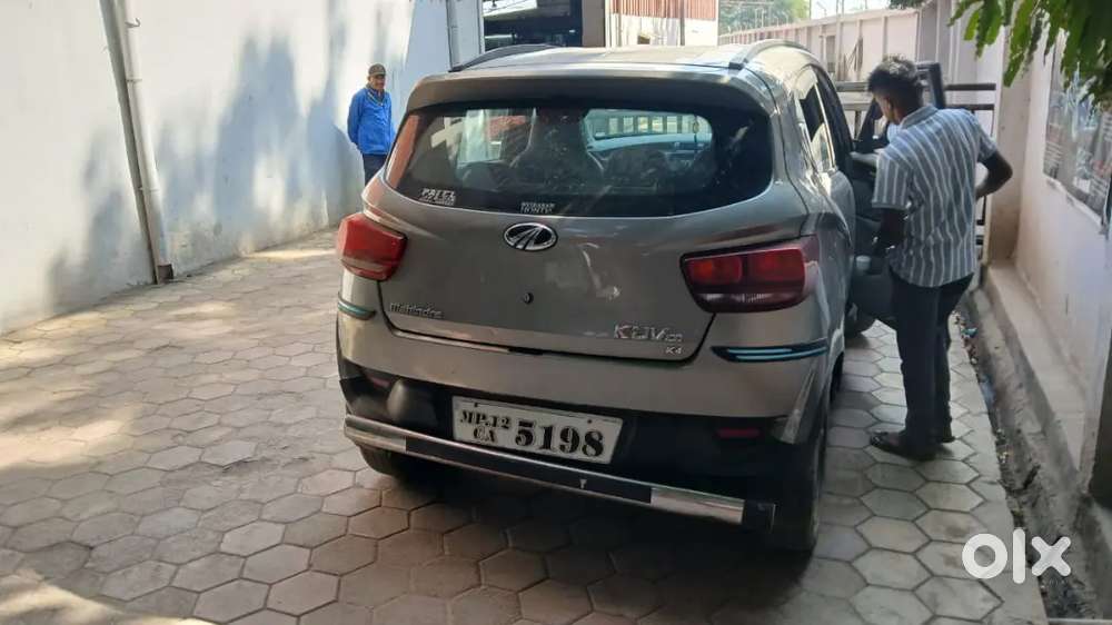 Mahindra Kuv 100 2017