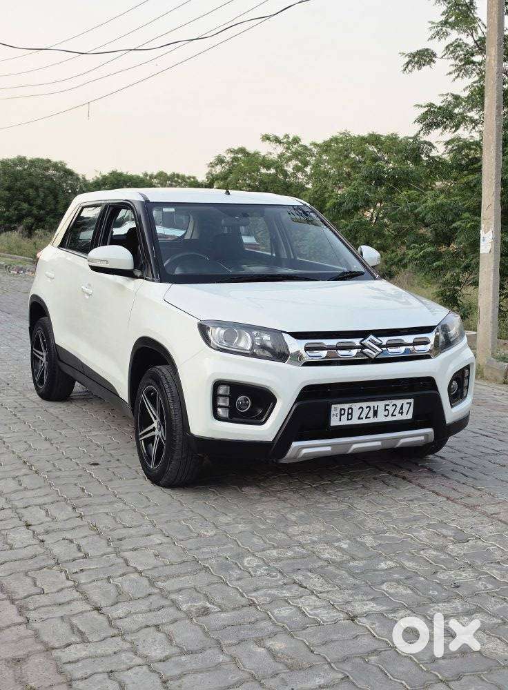 Maruti Suzuki Brezza 1.5 Zxi Smart Hybrid, 2021, Petrol