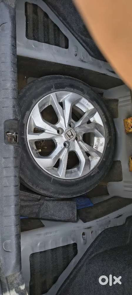 Honda Amaze For Sell.millage 25+kmpl