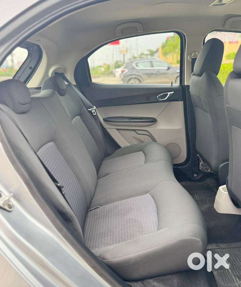 Tata Tiago 1.2 Revotron Xza, 2018, Petrol